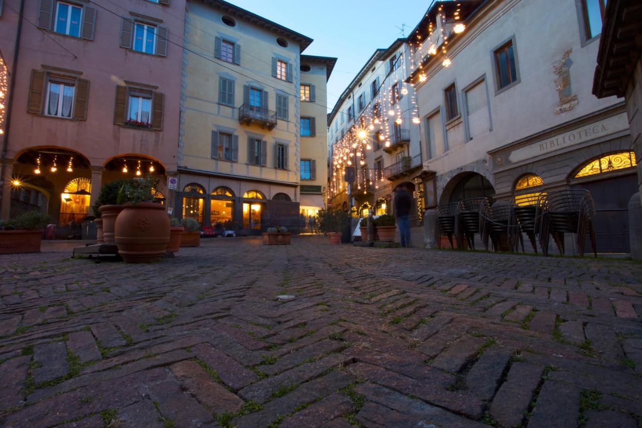 Casa Vacanze Piazza Vecchia Bergamo Eksteriør billede