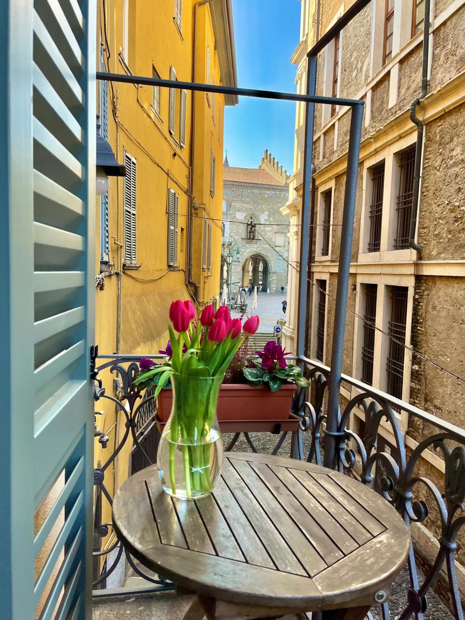 Casa Vacanze Piazza Vecchia Bergamo Eksteriør billede