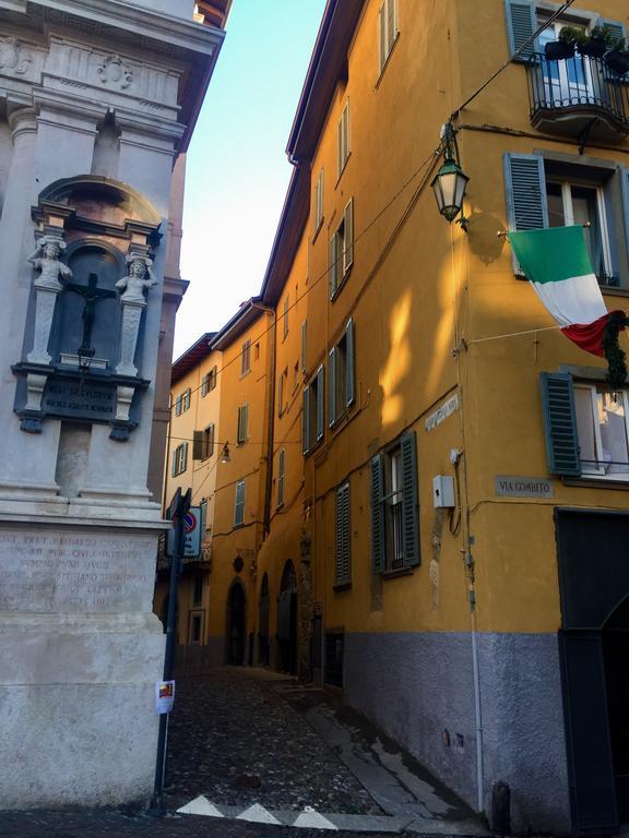 Casa Vacanze Piazza Vecchia Bergamo Eksteriør billede